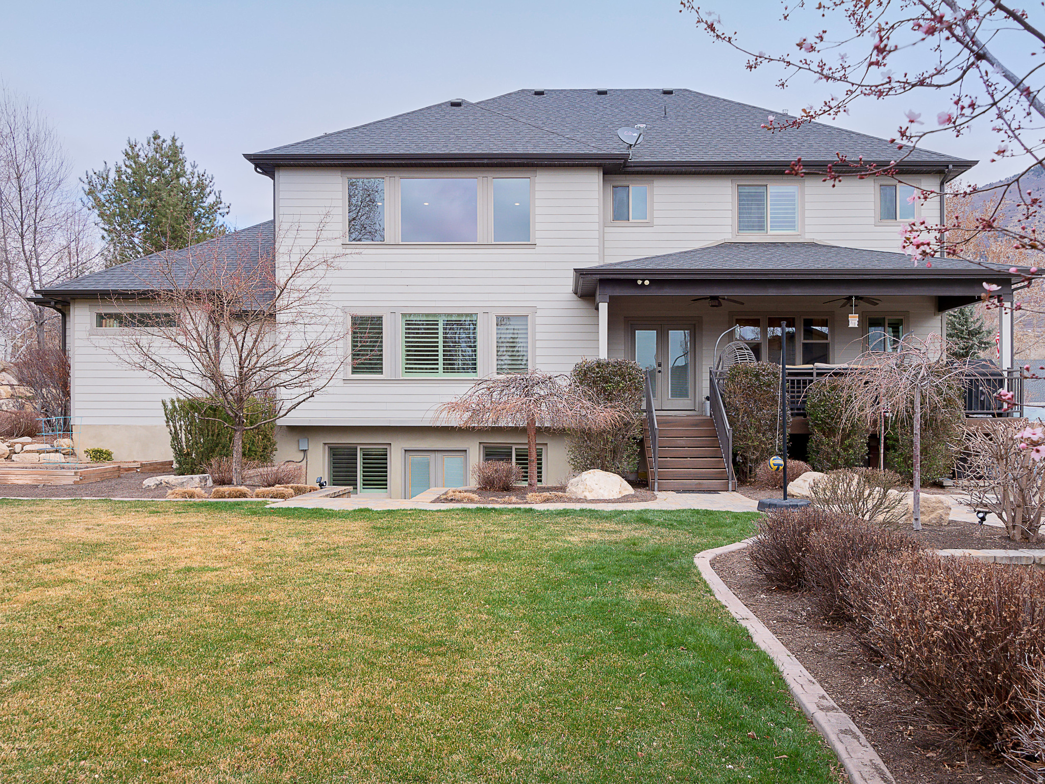 NORTH MEADOW - Residential