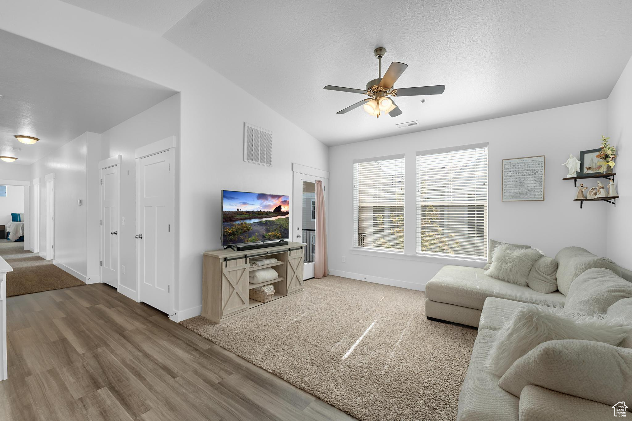 LAKE FRONT - Residential