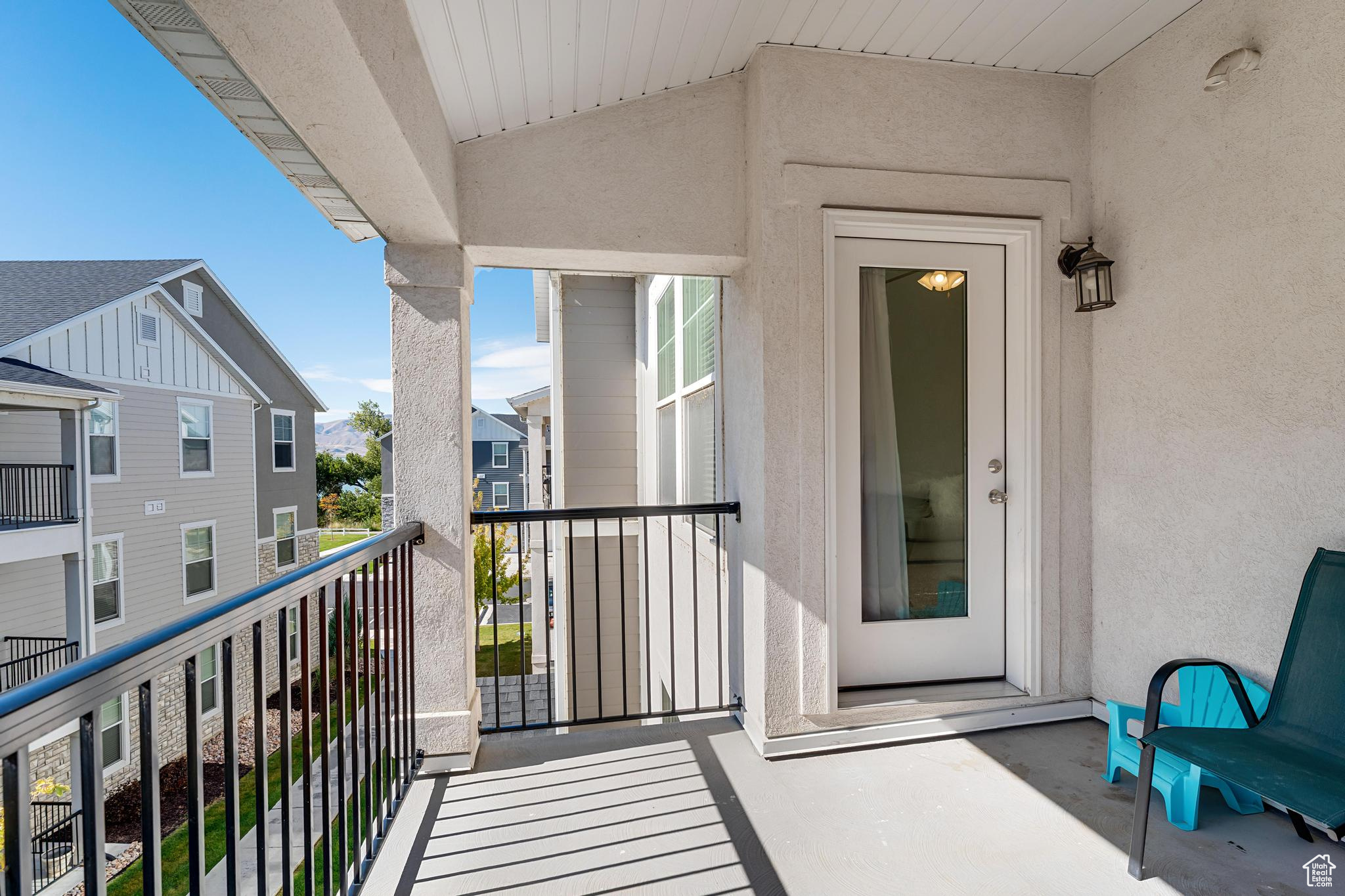 LAKE FRONT - Residential