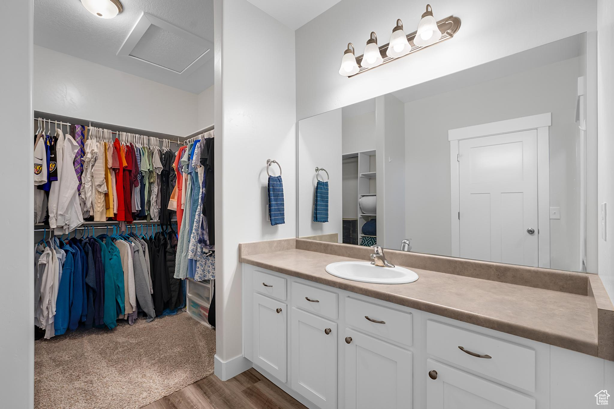 LAKE FRONT - Residential