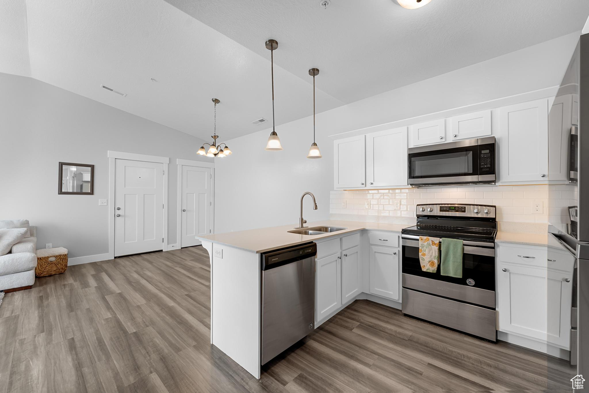 LAKE FRONT - Residential