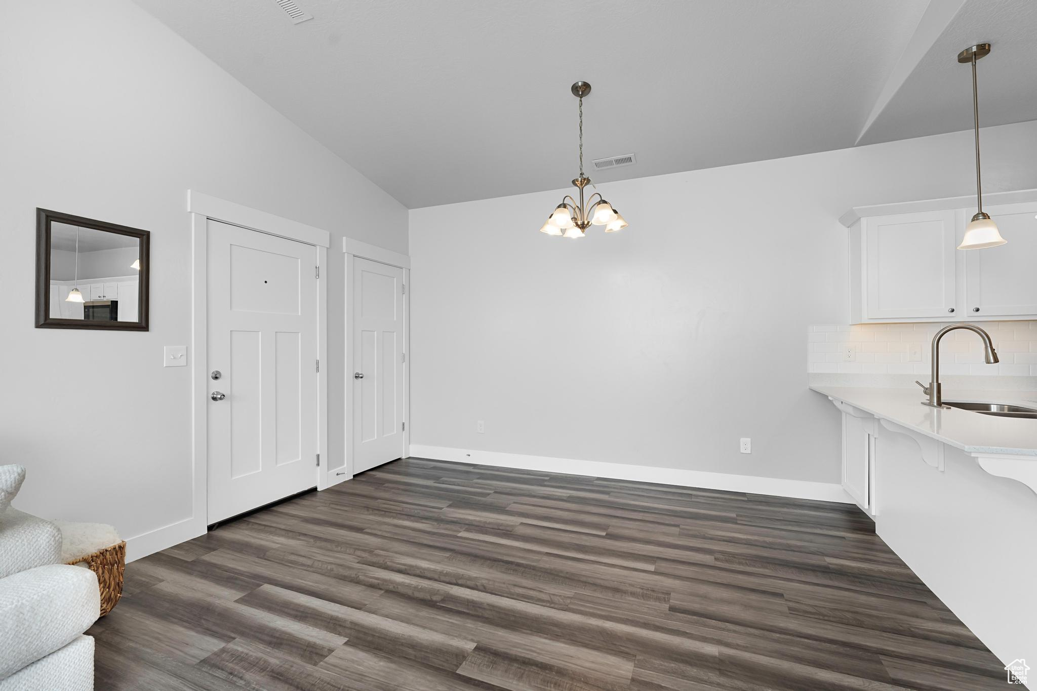 LAKE FRONT - Residential