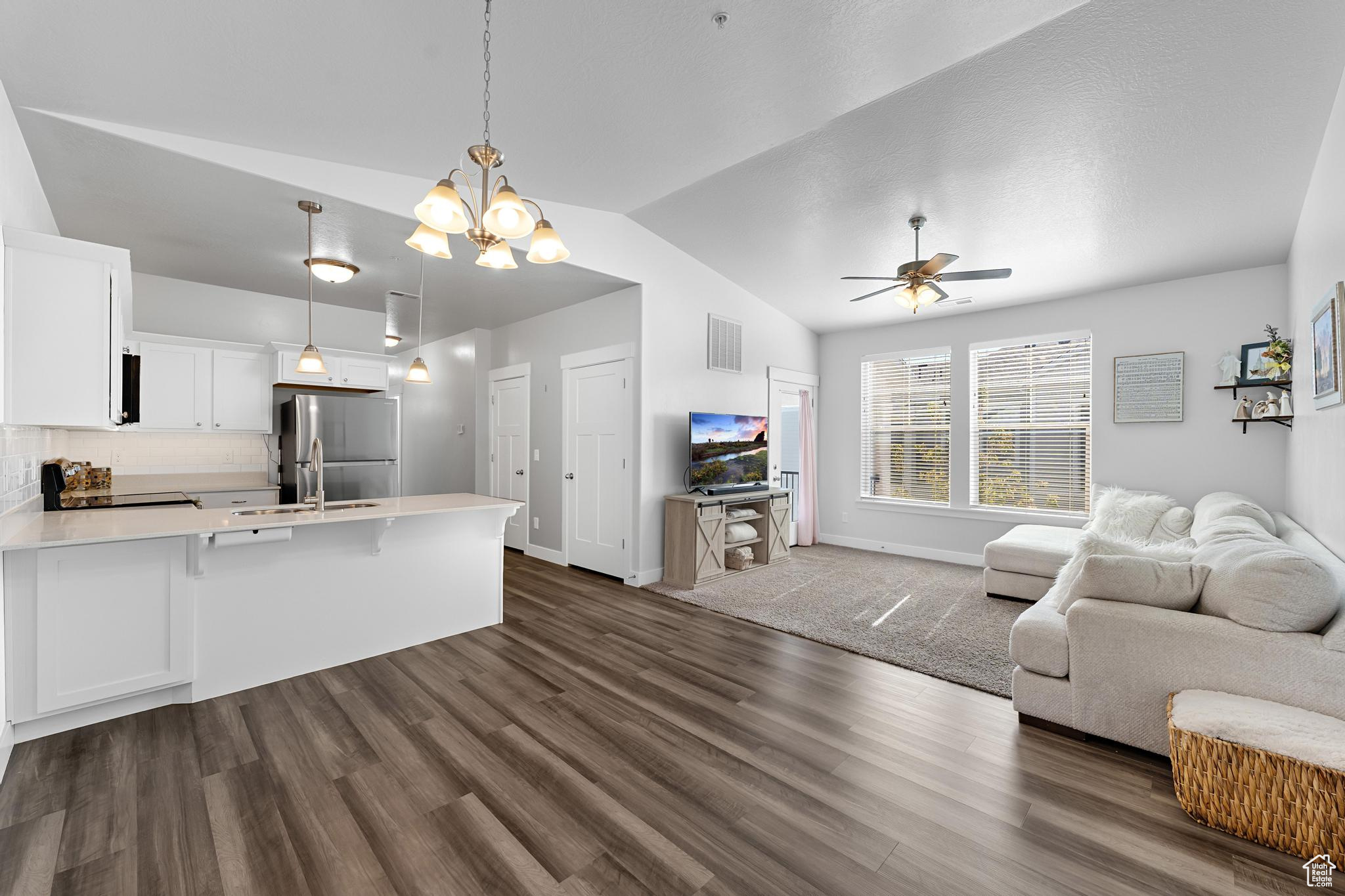 LAKE FRONT - Residential