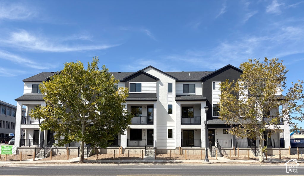 Photo of 11197 S PALETTE DR #302, South Jordan, UT 84095 (MLS # 2188232)