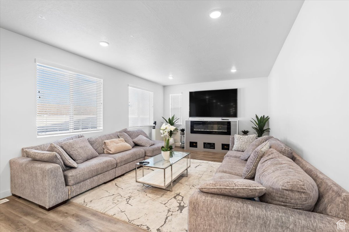 8366 S Valkyrie Way, West Jordan, Utah image 4