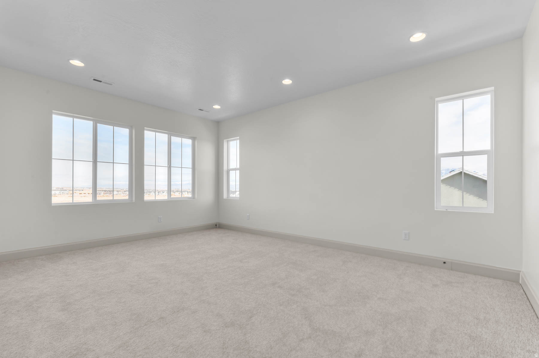 HIDDEN OAKS SIGNATURE 639 - Residential