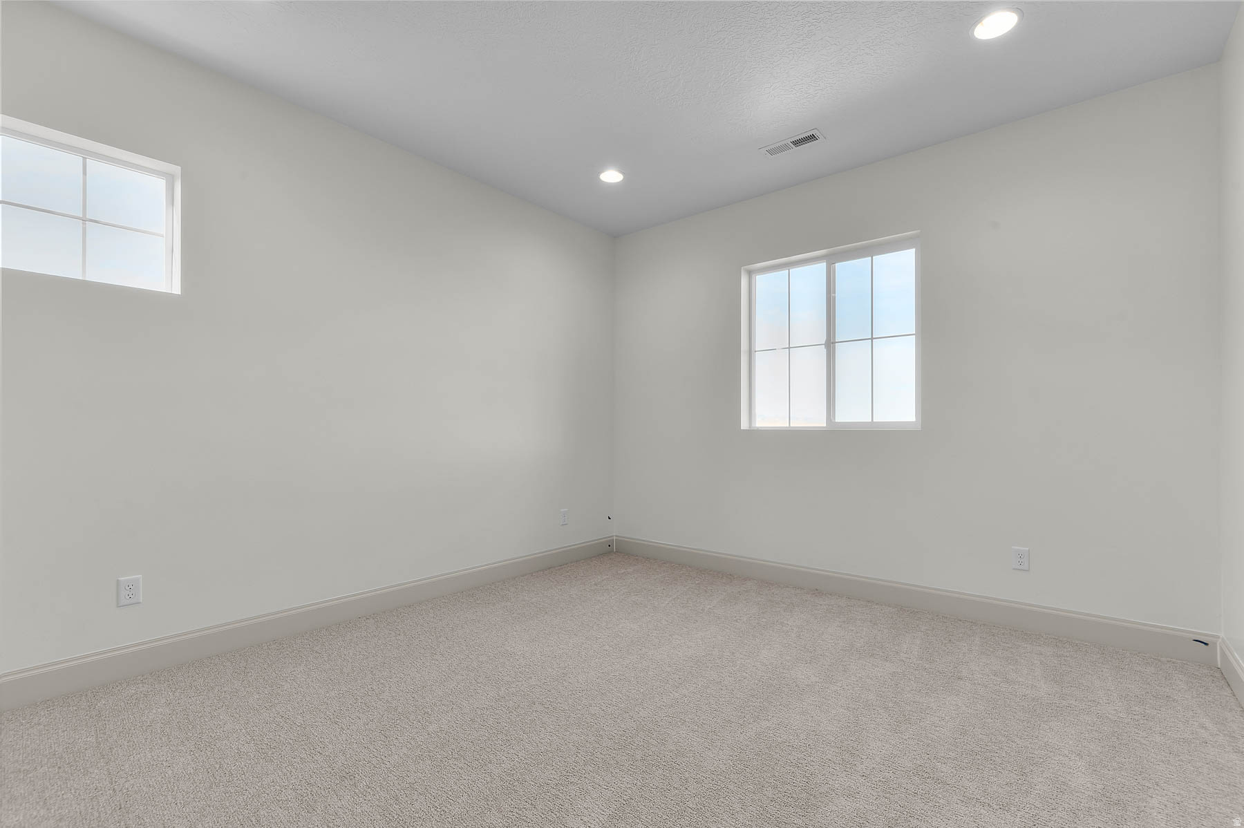 HIDDEN OAKS SIGNATURE 639 - Residential