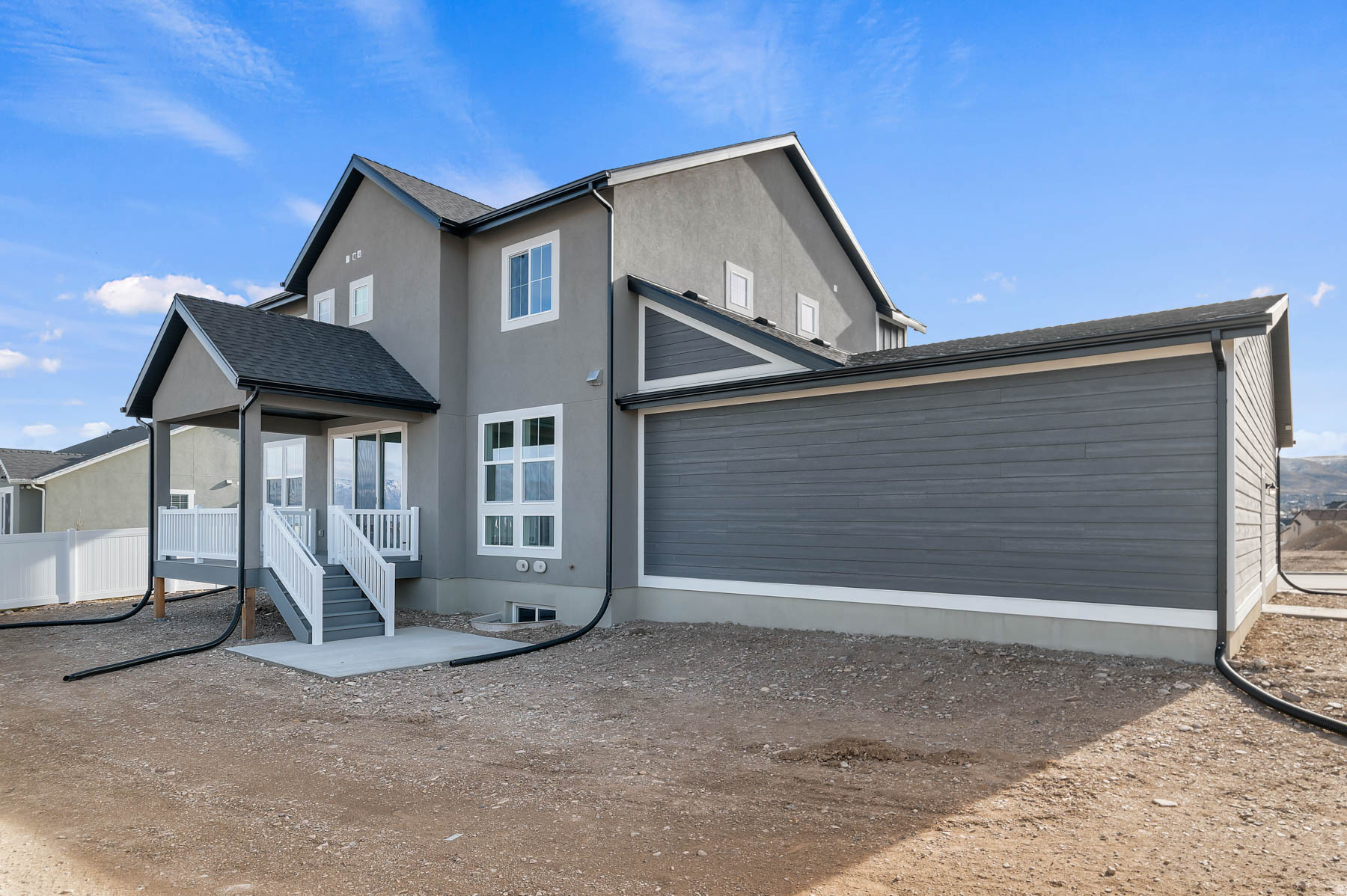 HIDDEN OAKS SIGNATURE 639 - Residential