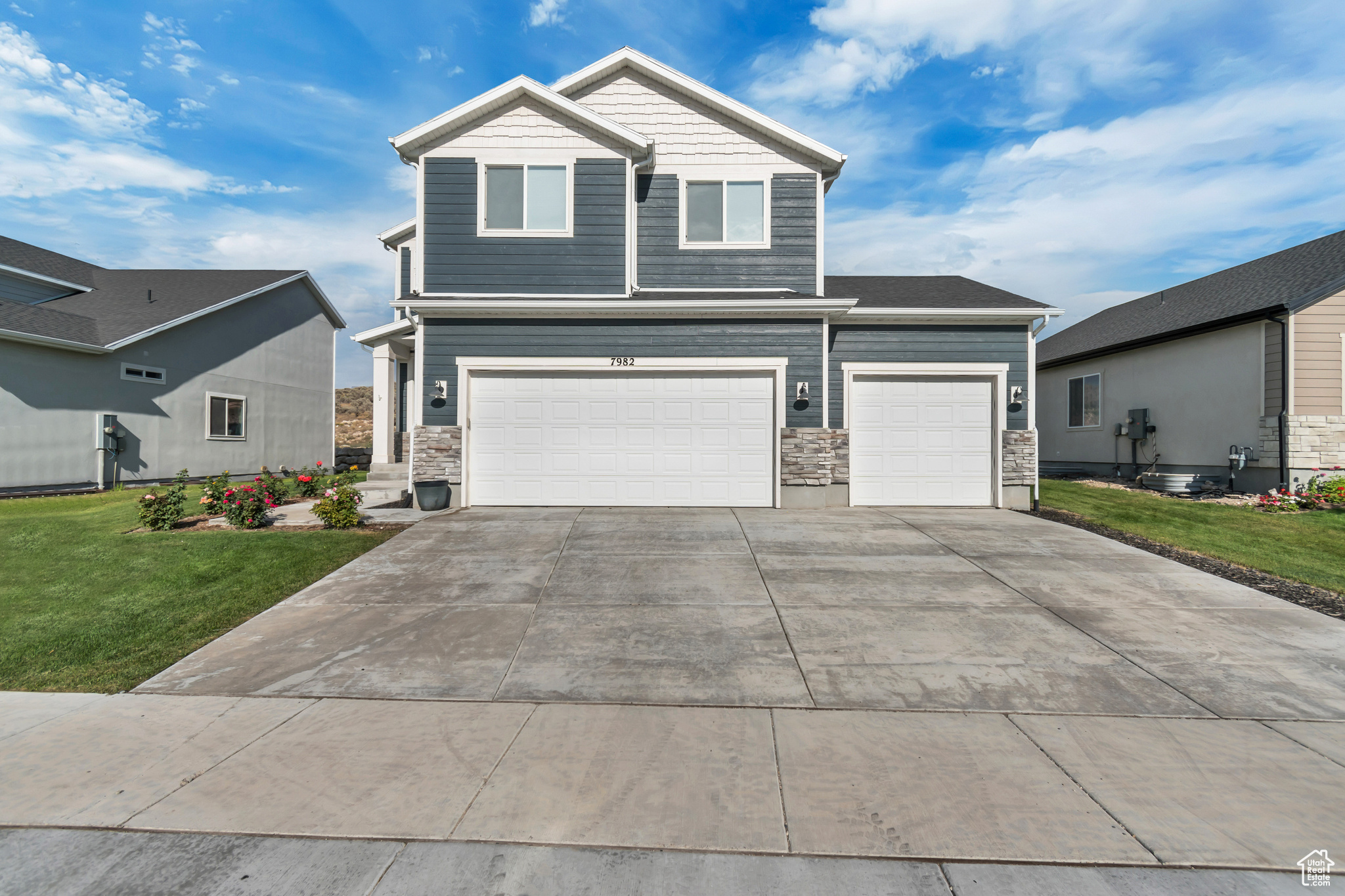 LONE TREE AT CIRCLE FIVE RANCH - Residential