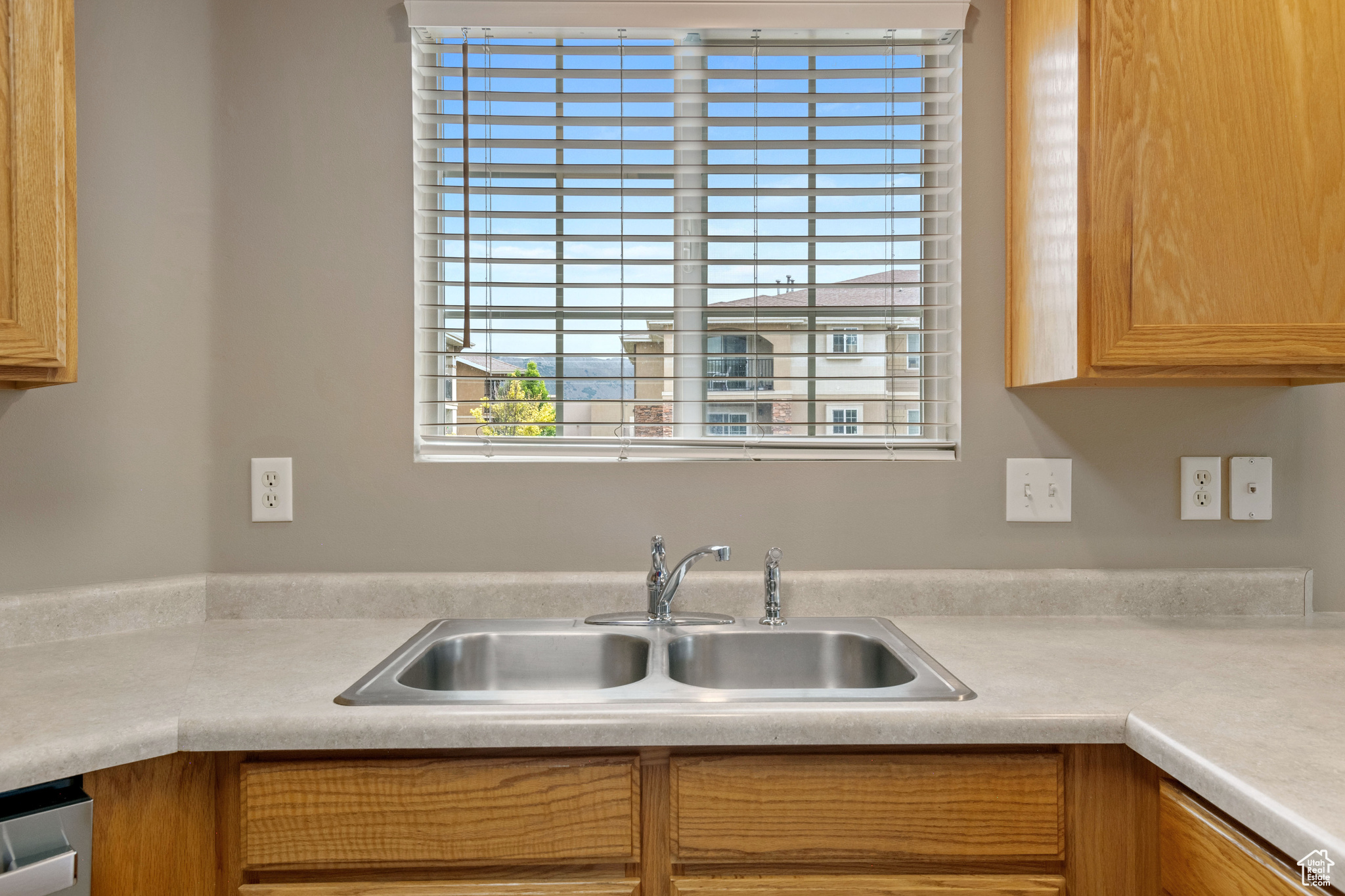 DRAPER PEAKS CONDOMINIUMS PHASE 8 - Residential