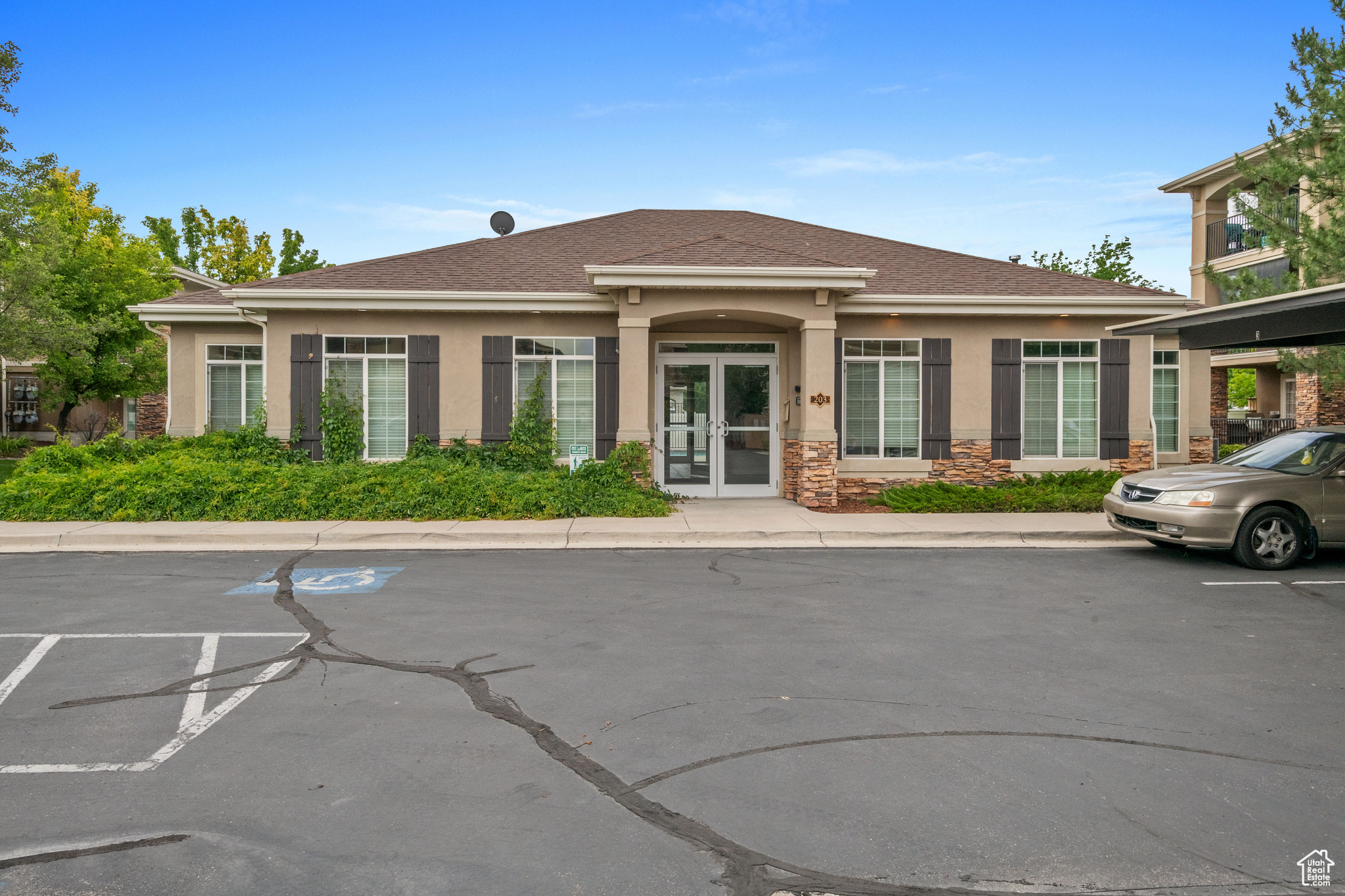 DRAPER PEAKS CONDOMINIUMS PHASE 8 - Residential