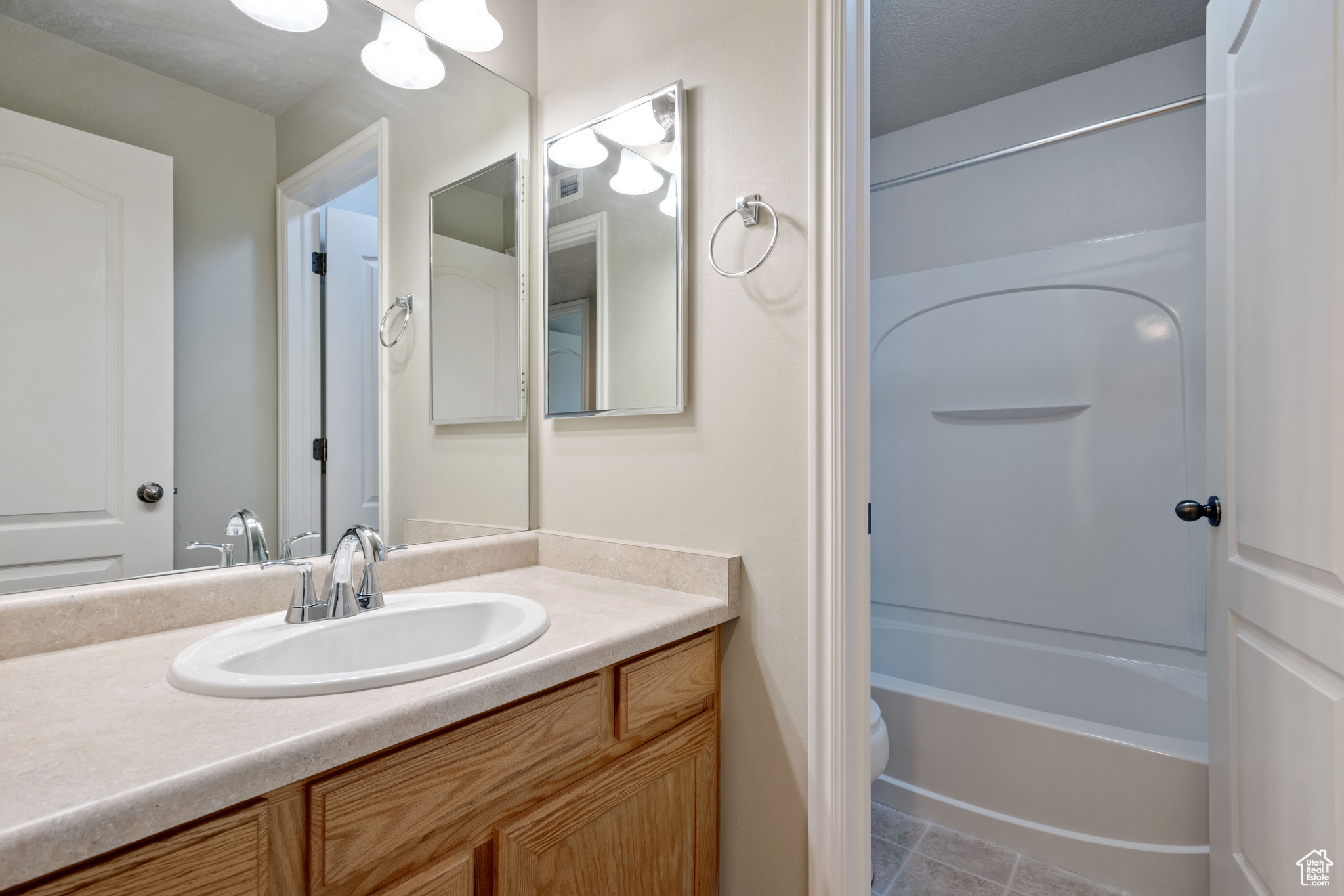 DRAPER PEAKS CONDOMINIUMS PHASE 8 - Residential
