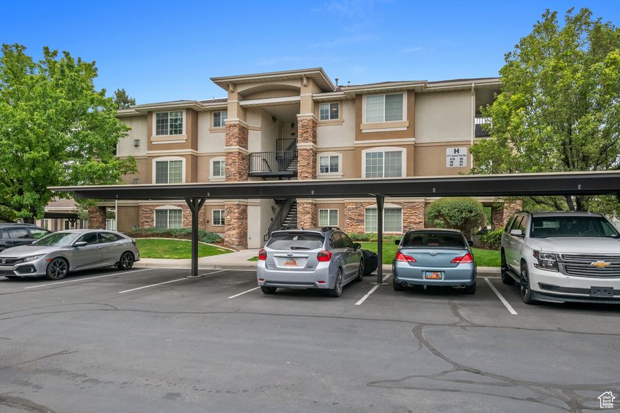 Stunning condo situated in the center of Draper! Just a short walk to shopping, gyms, the movie theater, dining, and entertainment options. This condo features breathtaking mountain views, top-rated schools, and an open-concept floor plan that harmoniously connects the living, dining, and kitchen spaces. It includes a fireplace and new kitchen appliances, perfect for cozy evenings and hosting guests. There are three bedrooms, including the primary suite with an ensuite bathroom and spacious walk-in closet. A fully-sized laundry room is equipped with a full-sized washer and dryer plus an oversized storage space. Enjoy a fantastic balcony with access to another large storage unit, ample enough for over two bicycles! Mortgage savings may be available for buyers of this listing