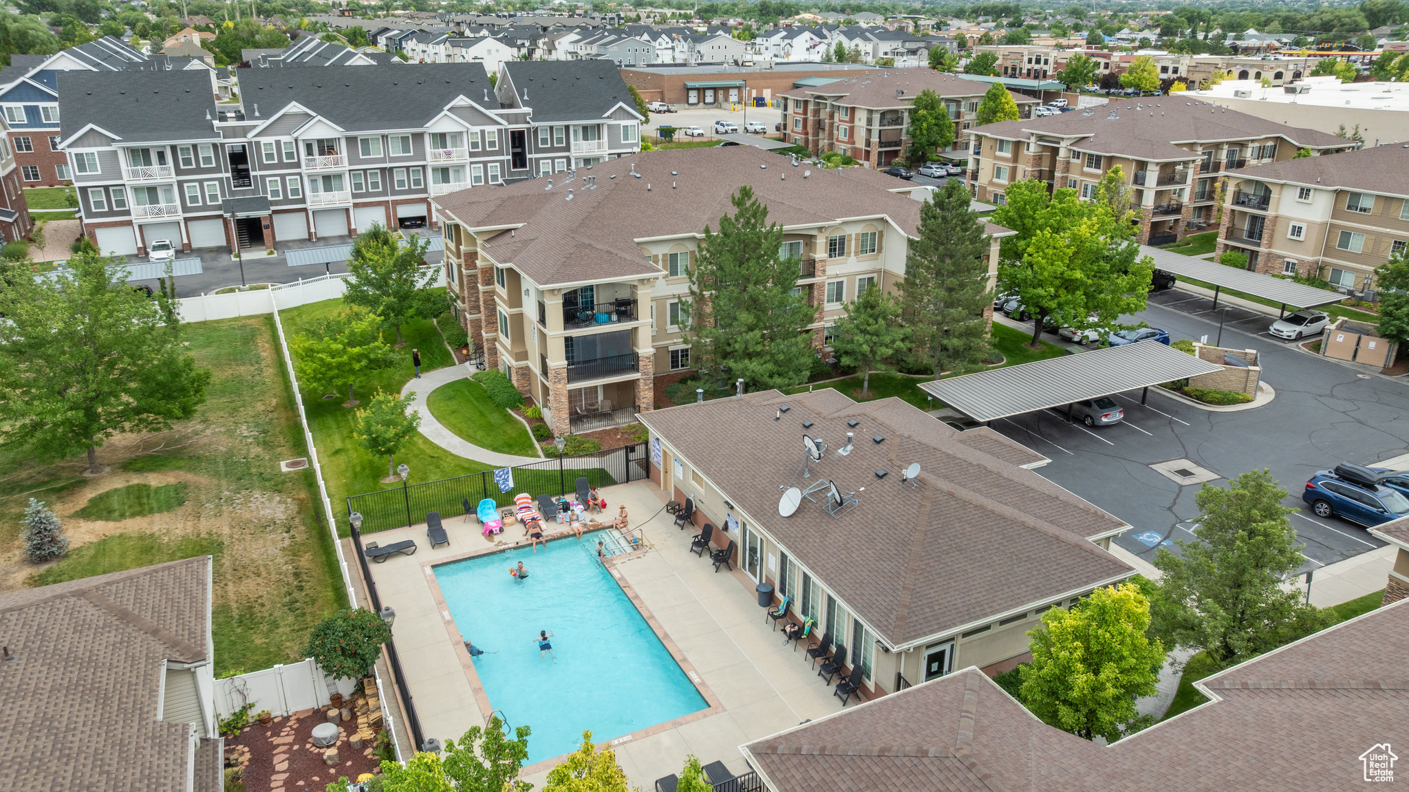 DRAPER PEAKS CONDOMINIUMS PHASE 8 - Residential