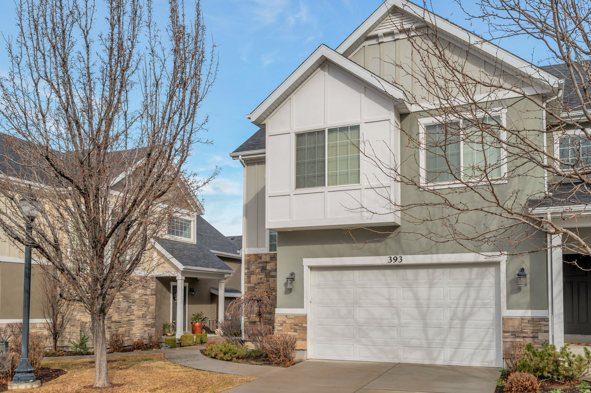 393 E CORRAL CREEK DR