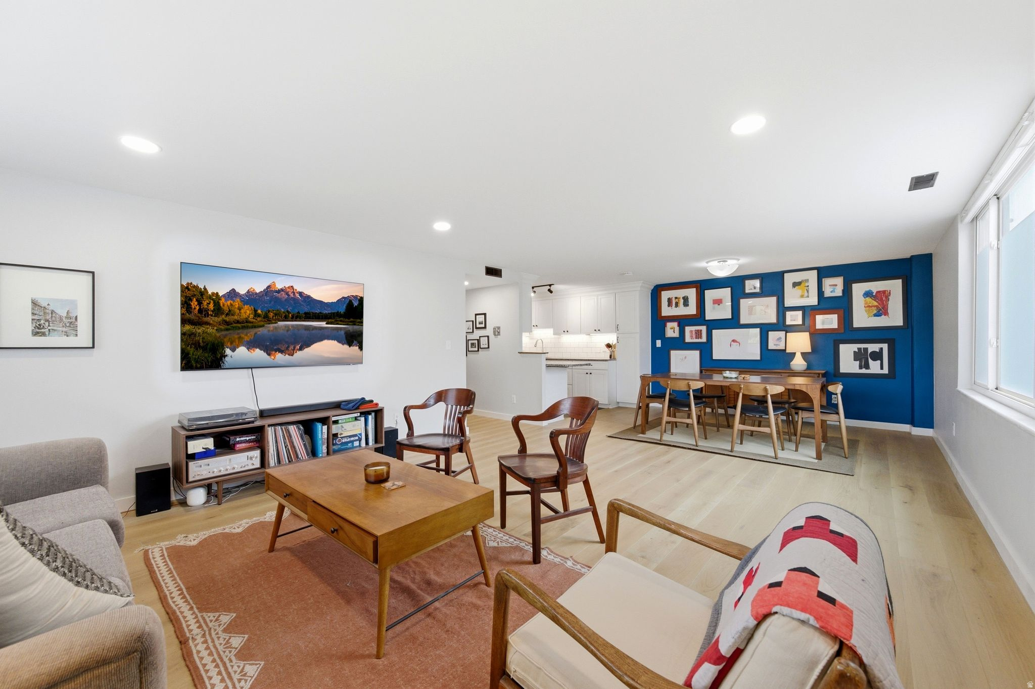 NORTHRIDGE H - Residential