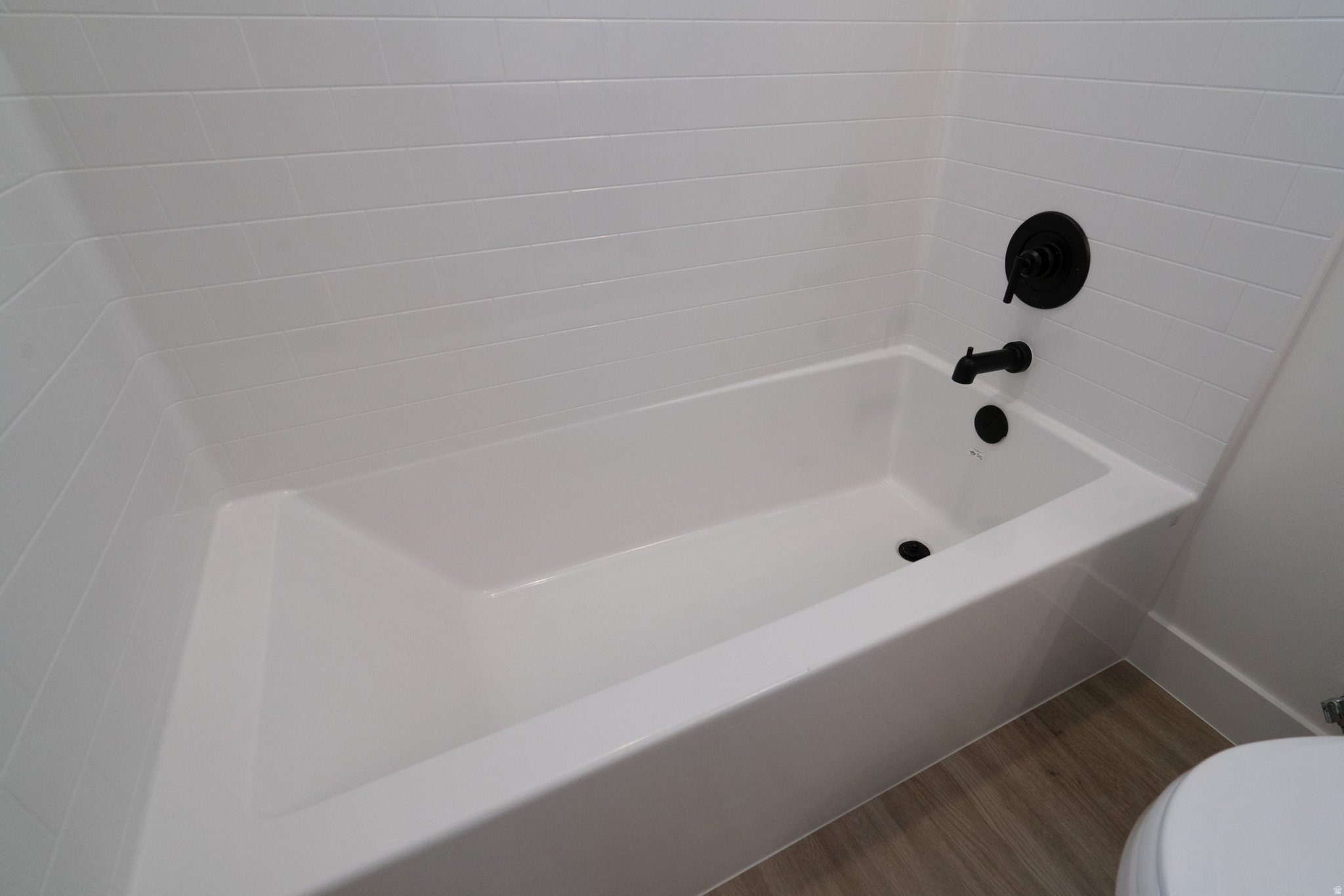 SOUTH DESERT TH 1 - Residential Lease