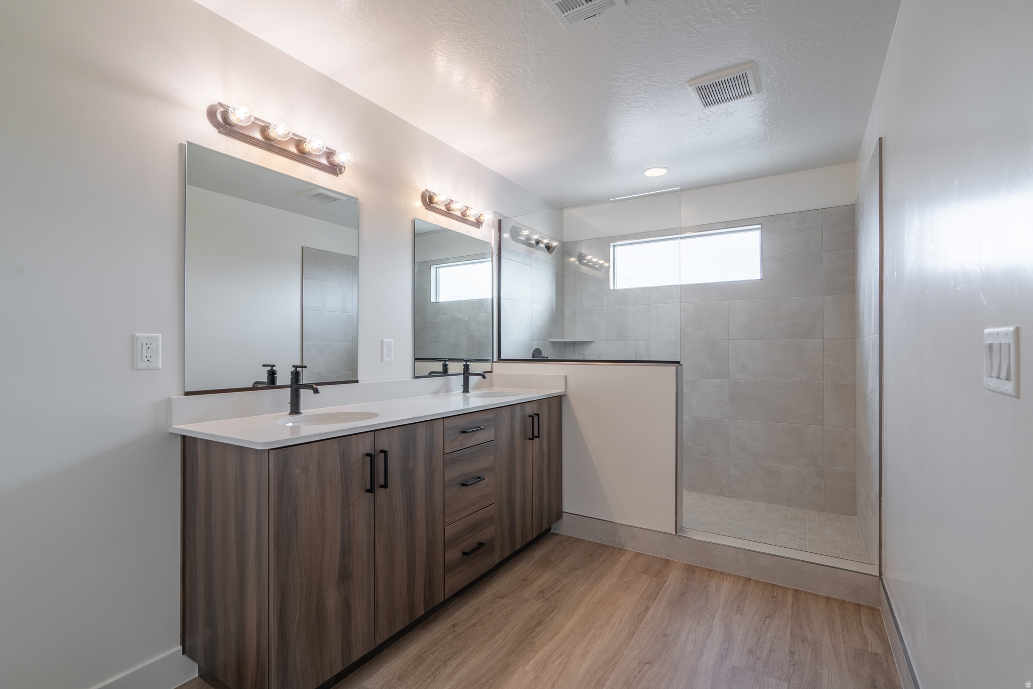 SOUTH DESERT TH 1 - Residential Lease