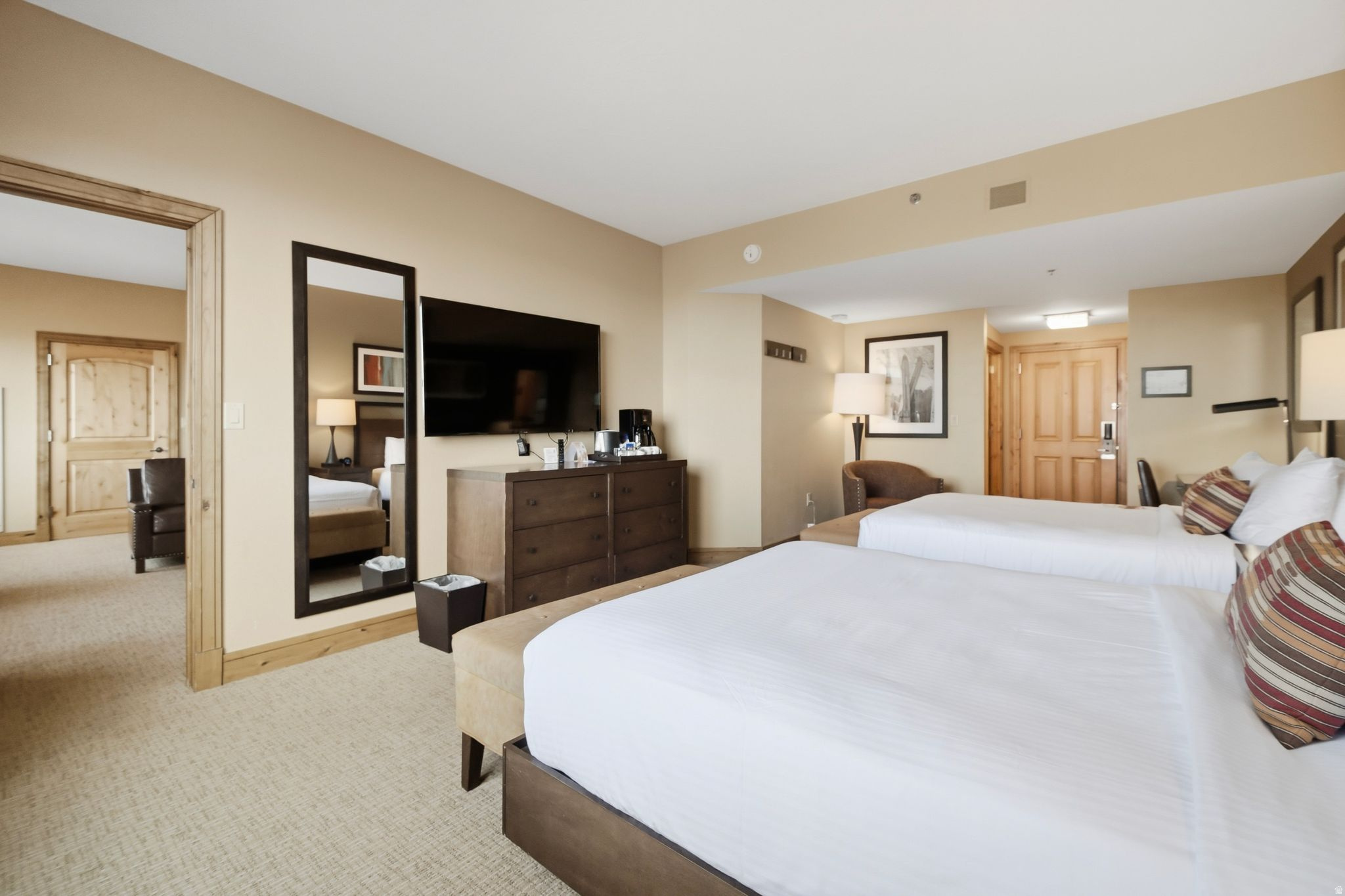 GRAND SUMMIT - Residential