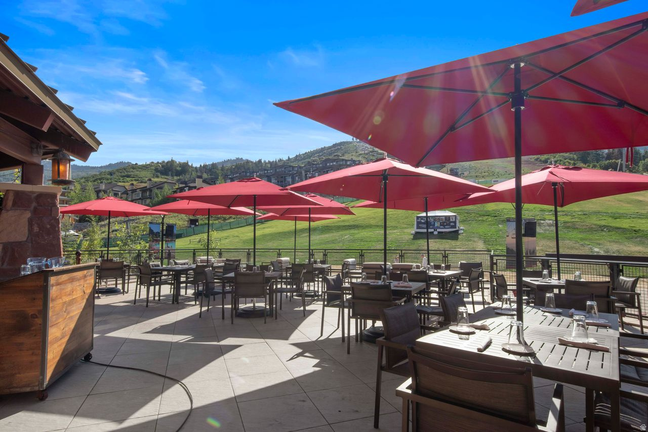 GRAND SUMMIT - Residential