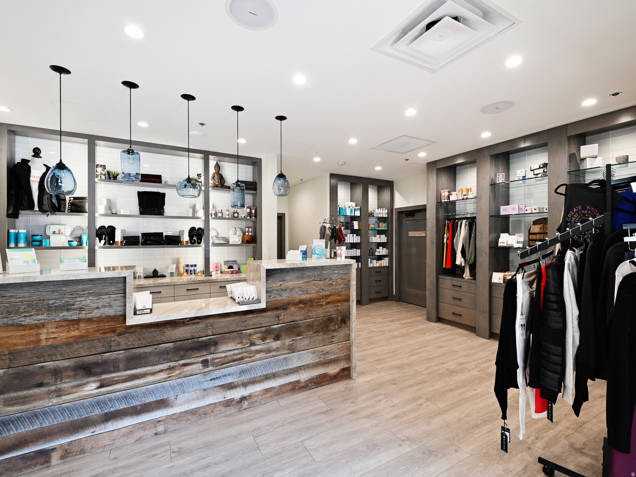 GRAND SUMMIT - Residential