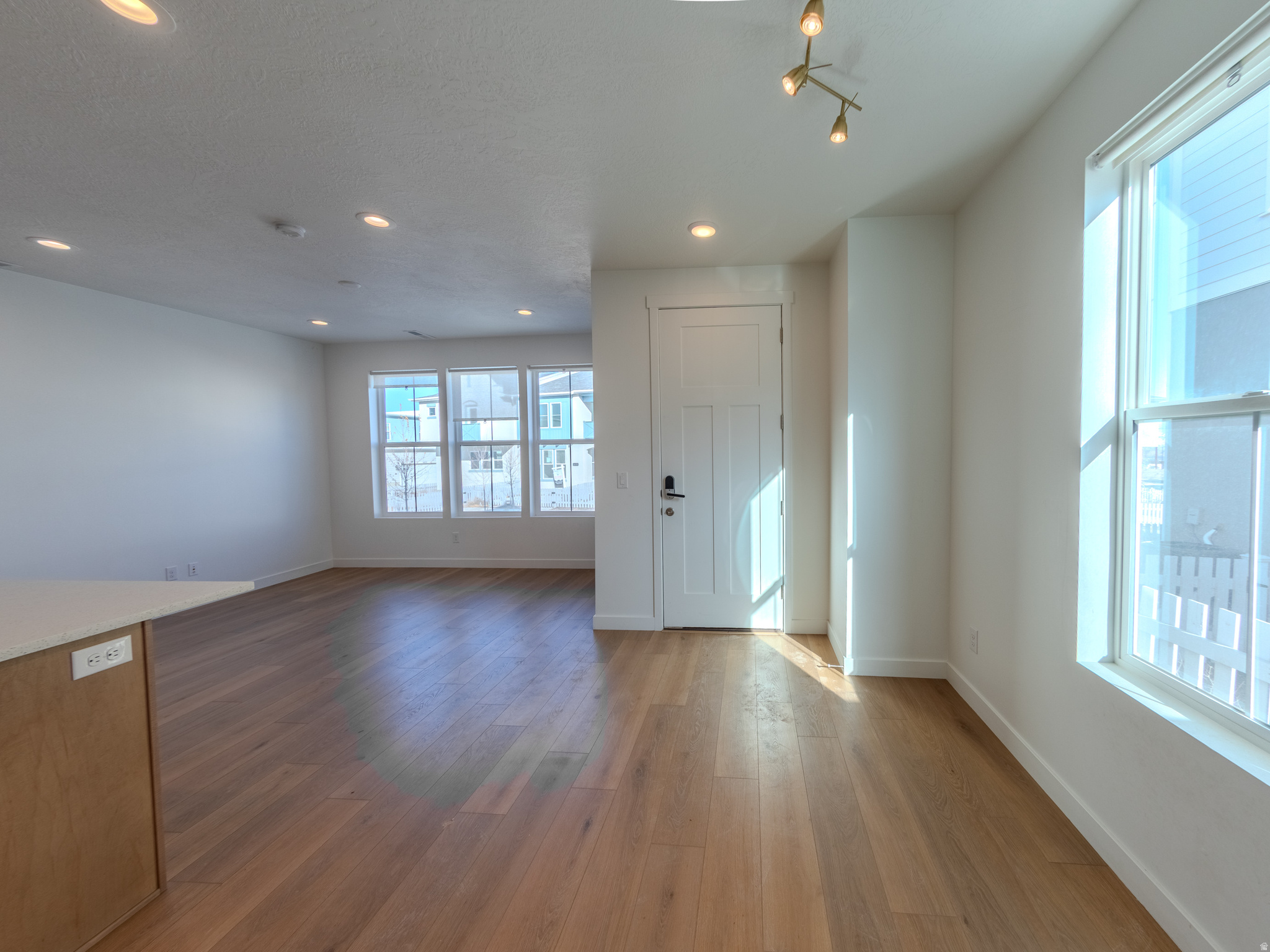 DAYBREAK - Residential