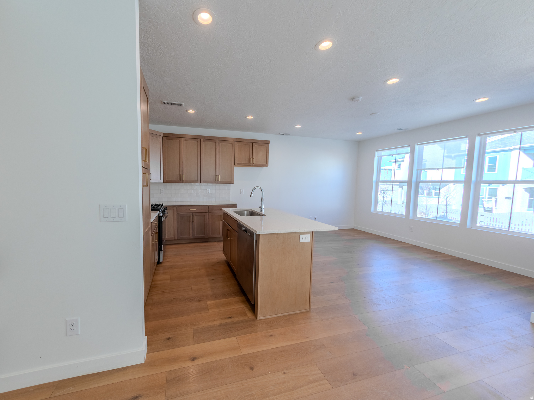 DAYBREAK - Residential