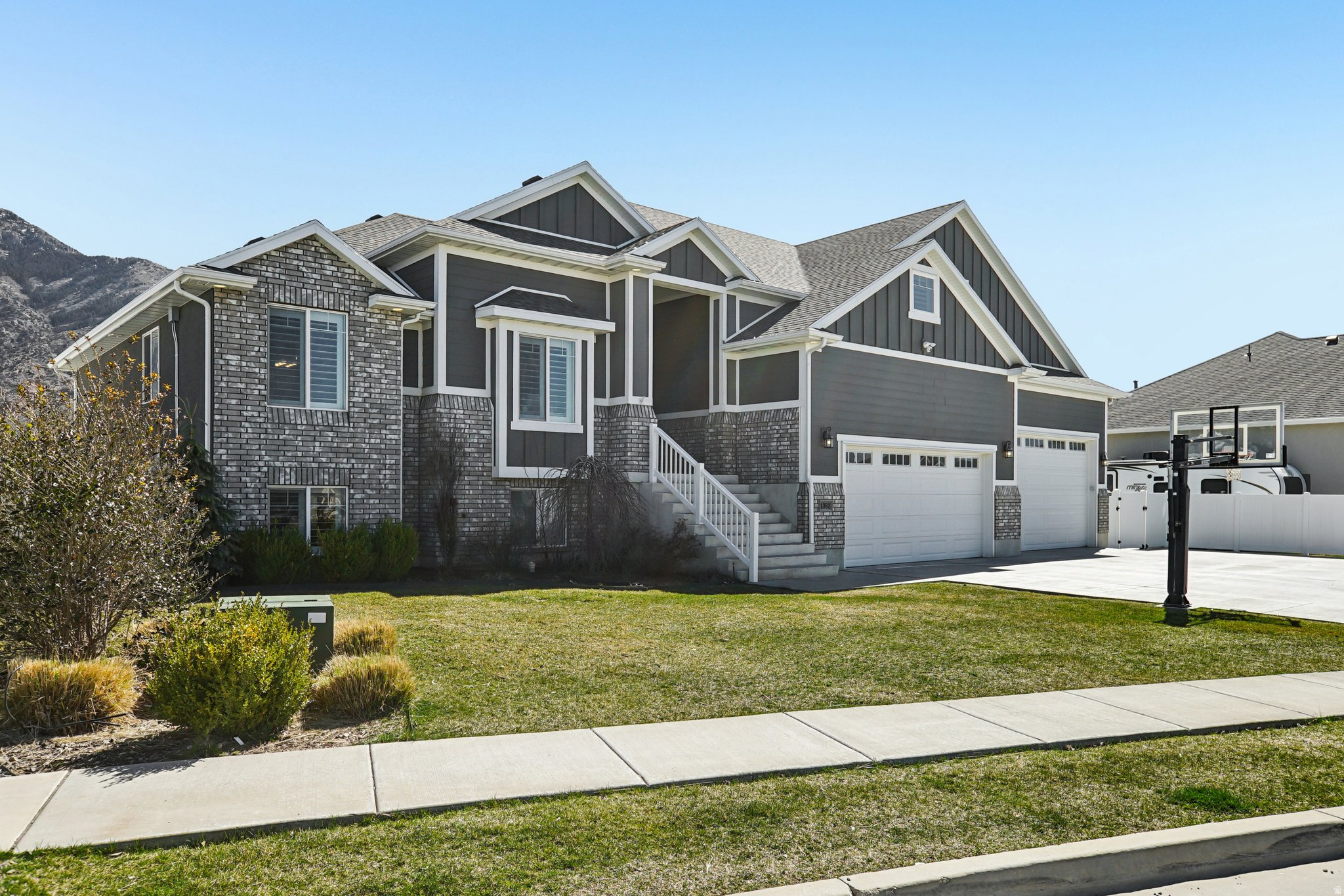 PLUSHNEST - Residential