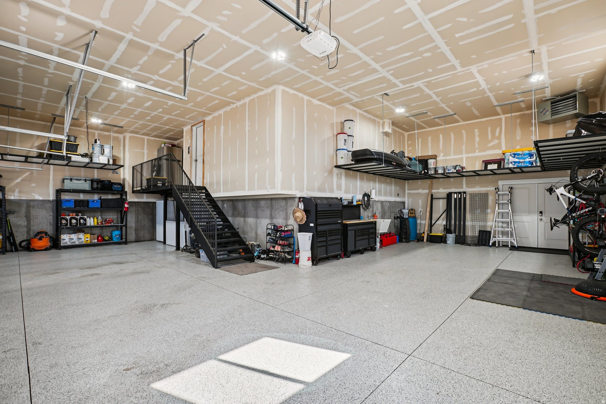 PLUSHNEST - Residential