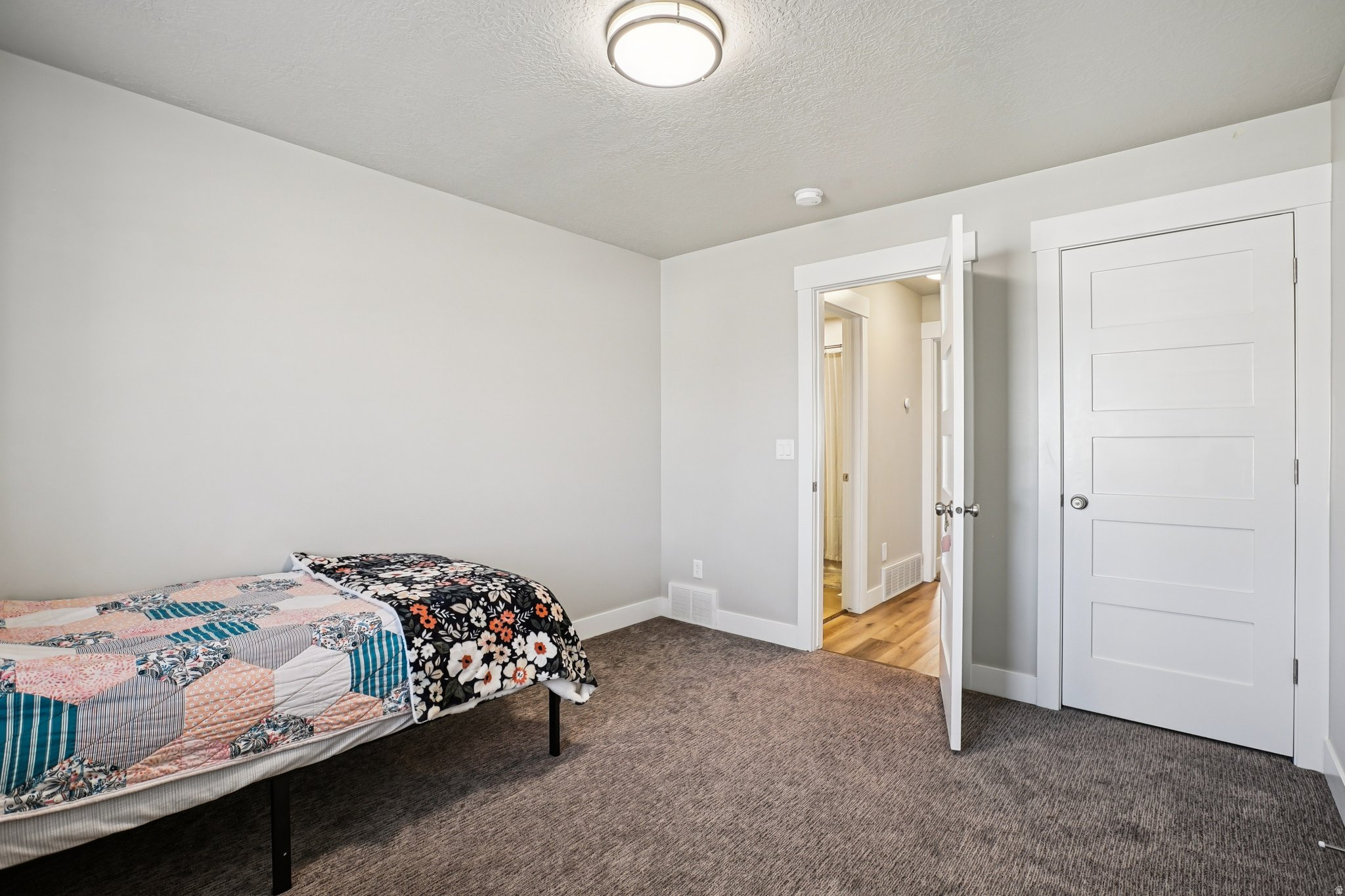 PLUSHNEST - Residential