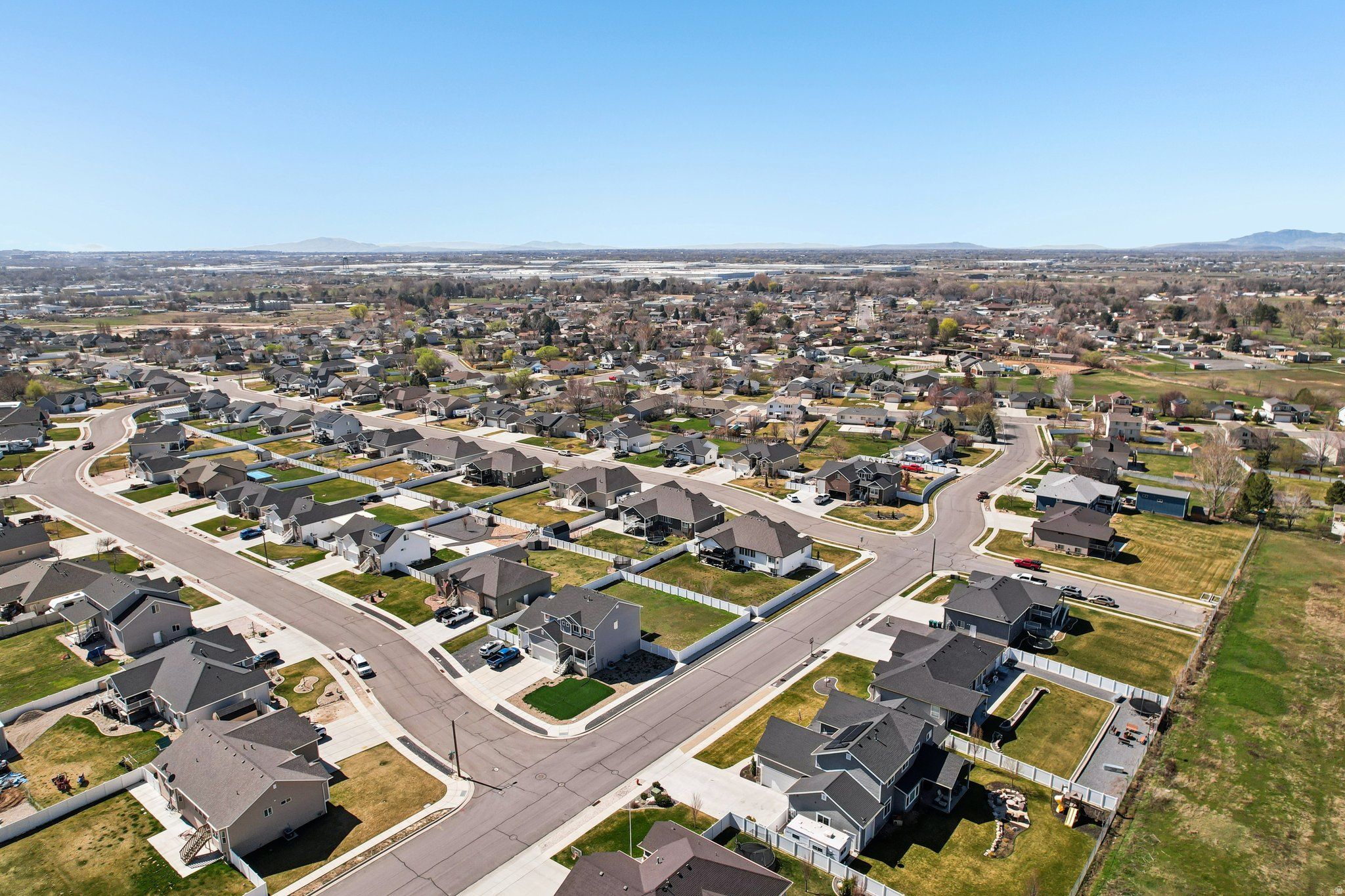 PLUSHNEST - Residential