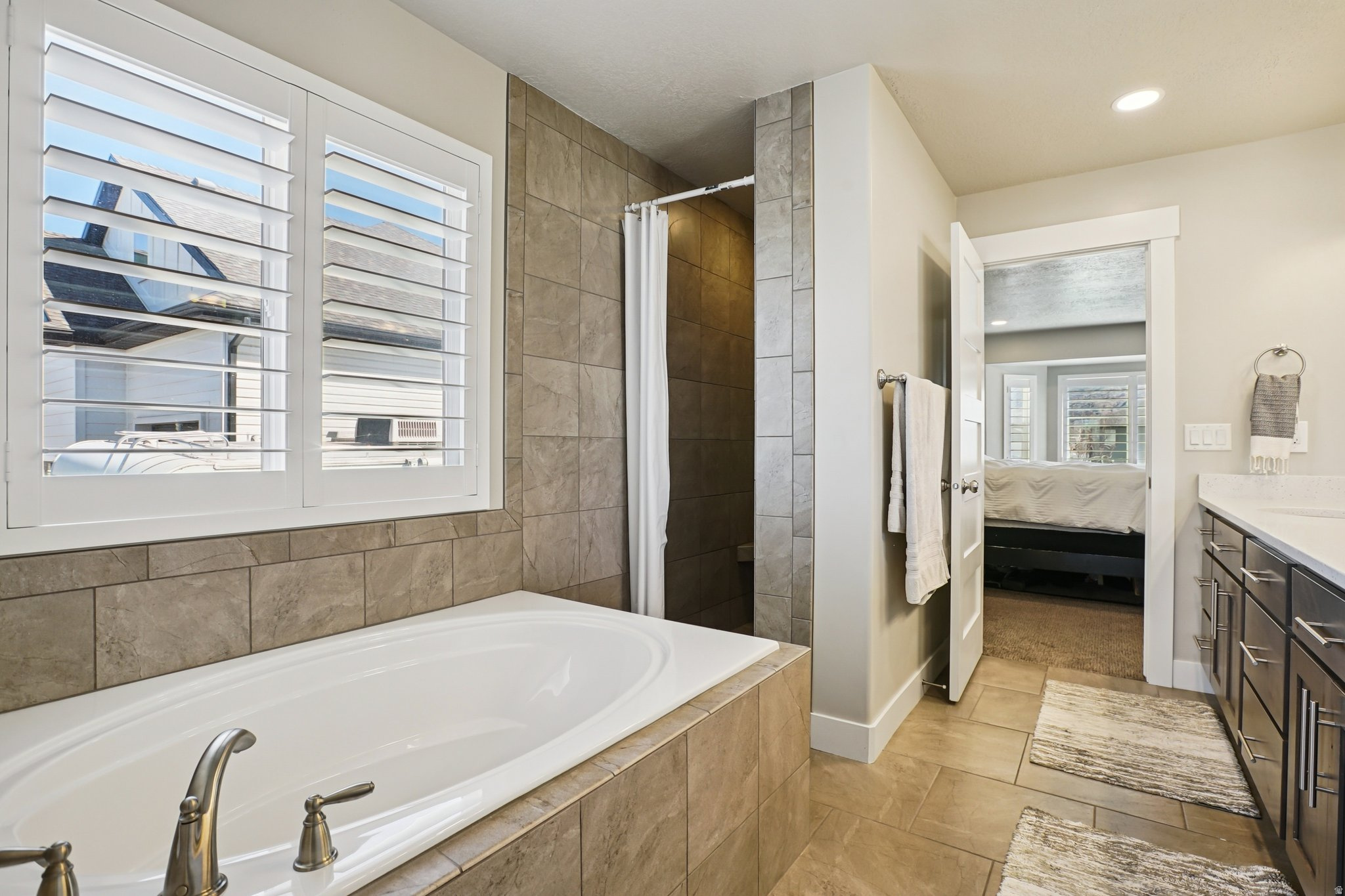 PLUSHNEST - Residential