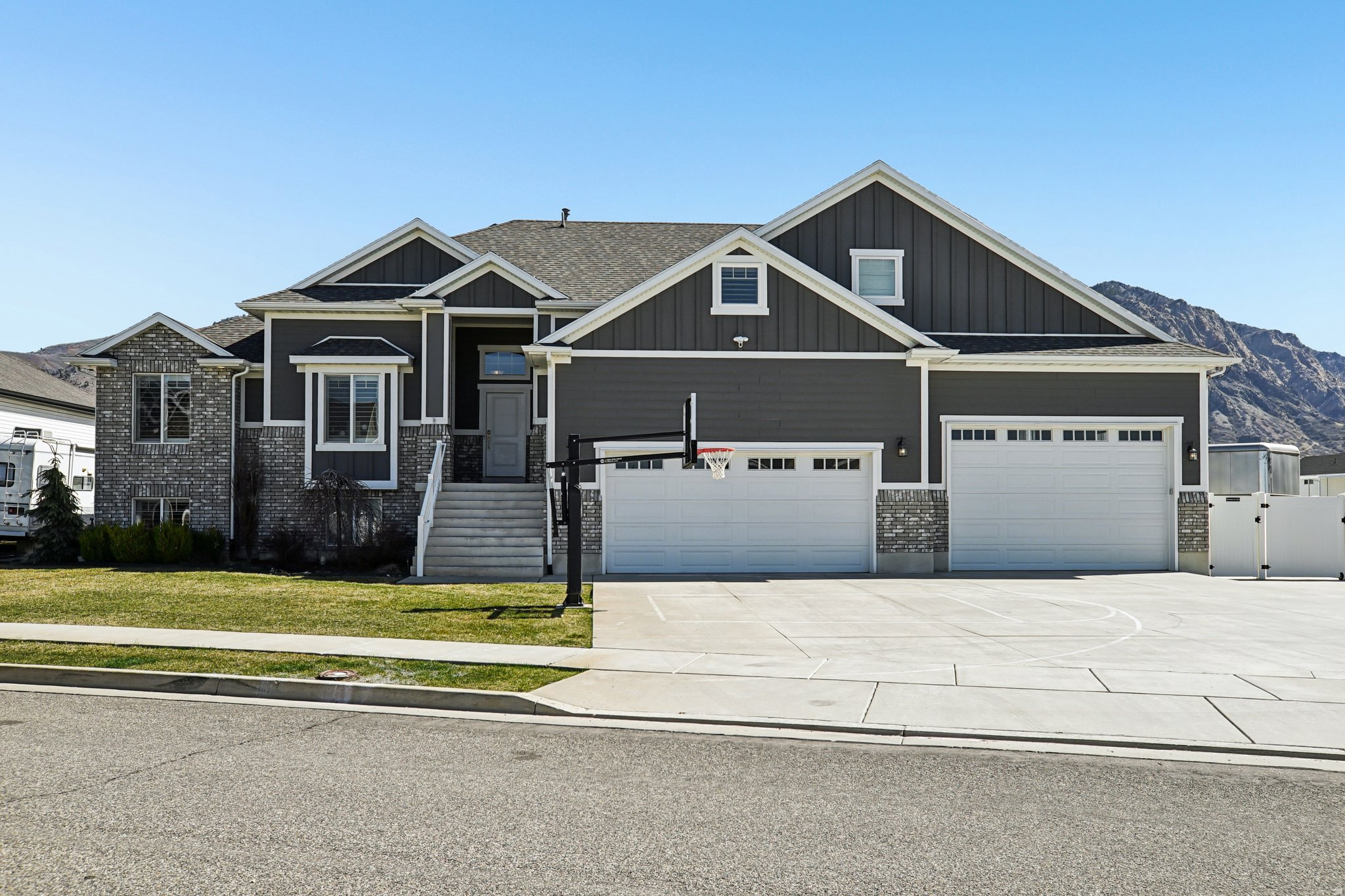 PLUSHNEST - Residential