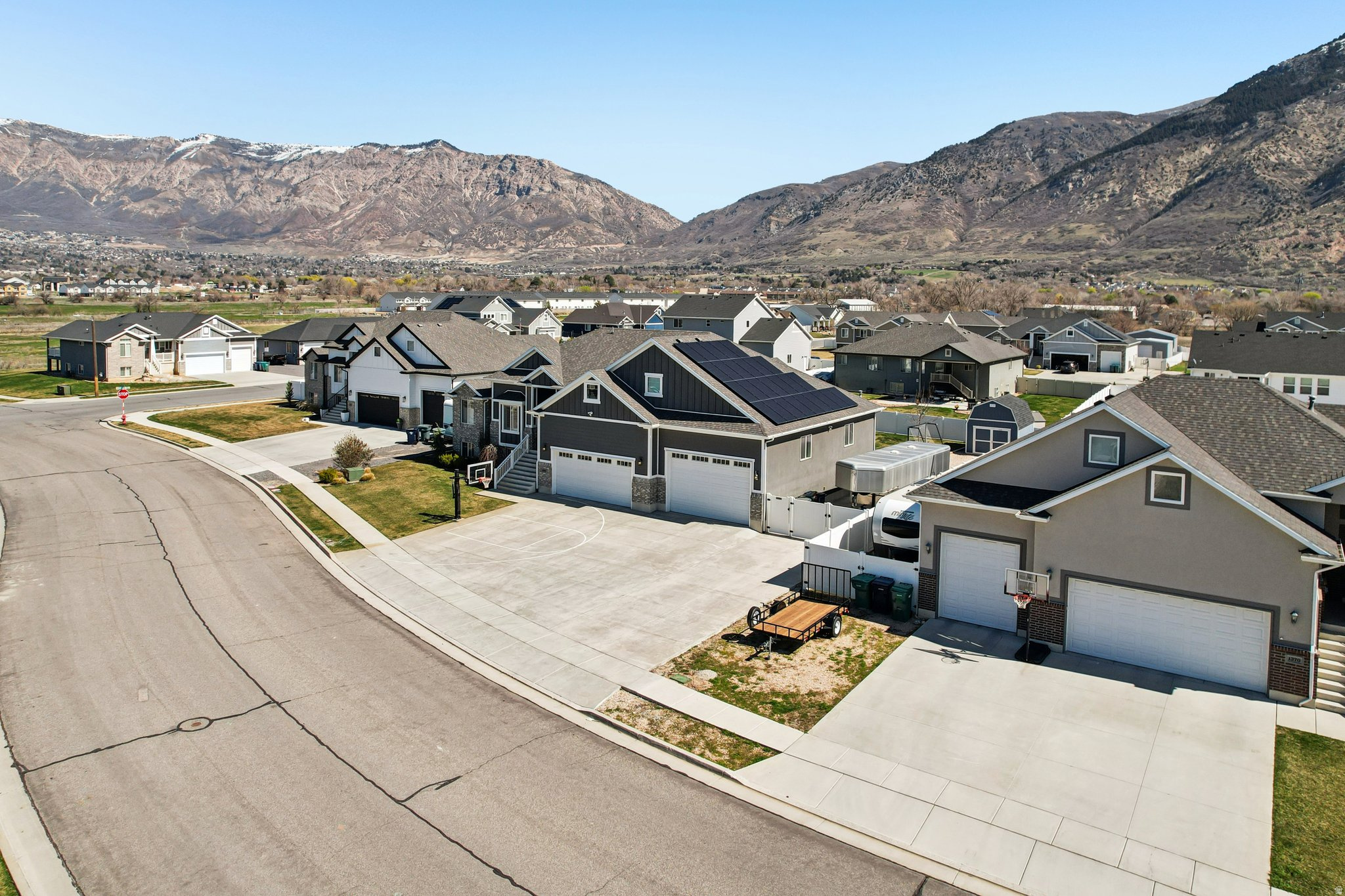 PLUSHNEST - Residential