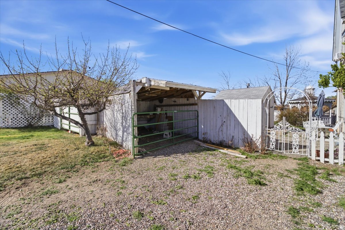 YOUNG PROPERTY - Residential