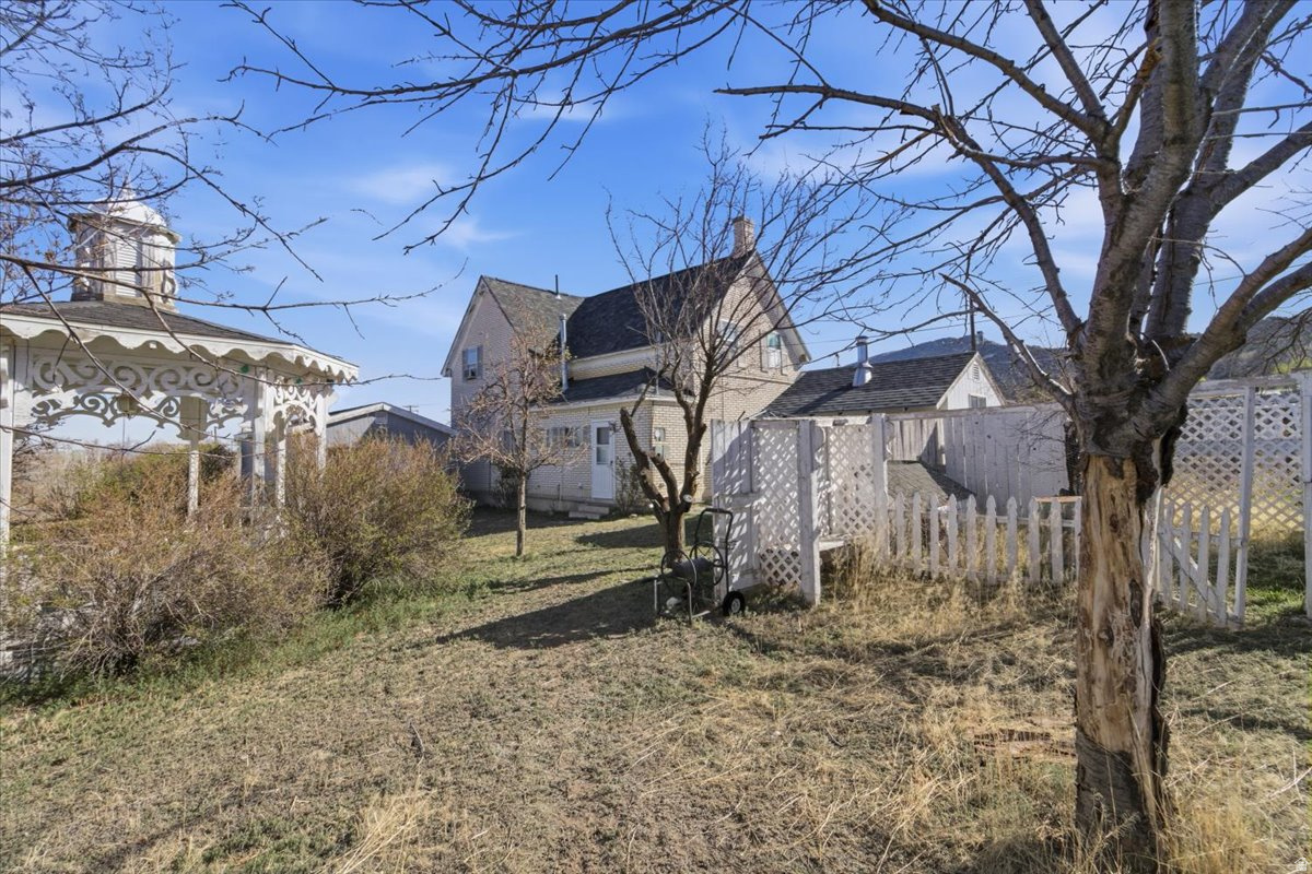 YOUNG PROPERTY - Residential