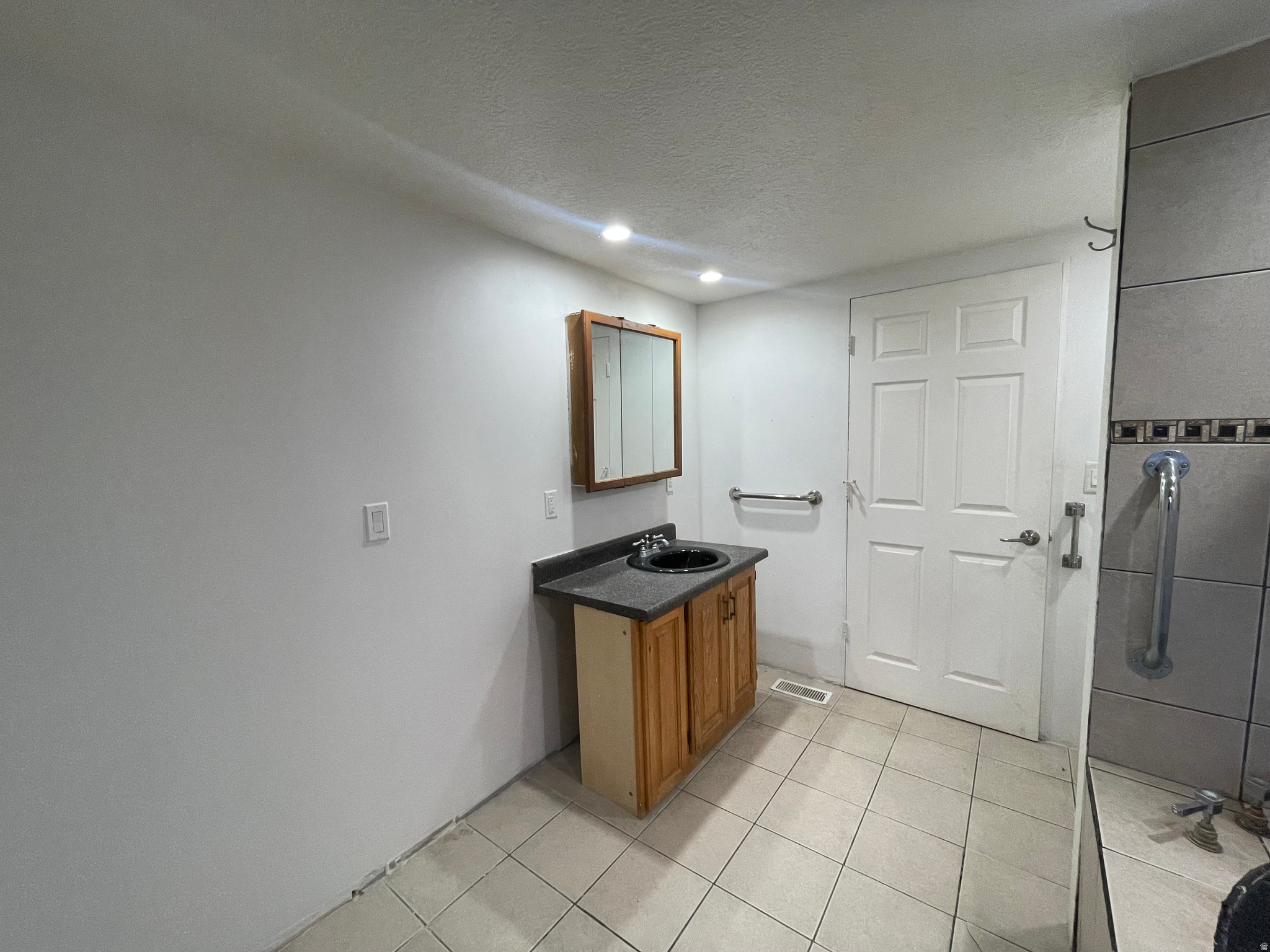 SANDEE VILLAGE - Residential