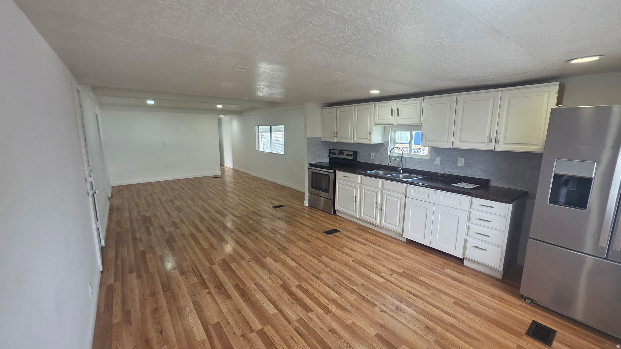SANDEE VILLAGE - Residential