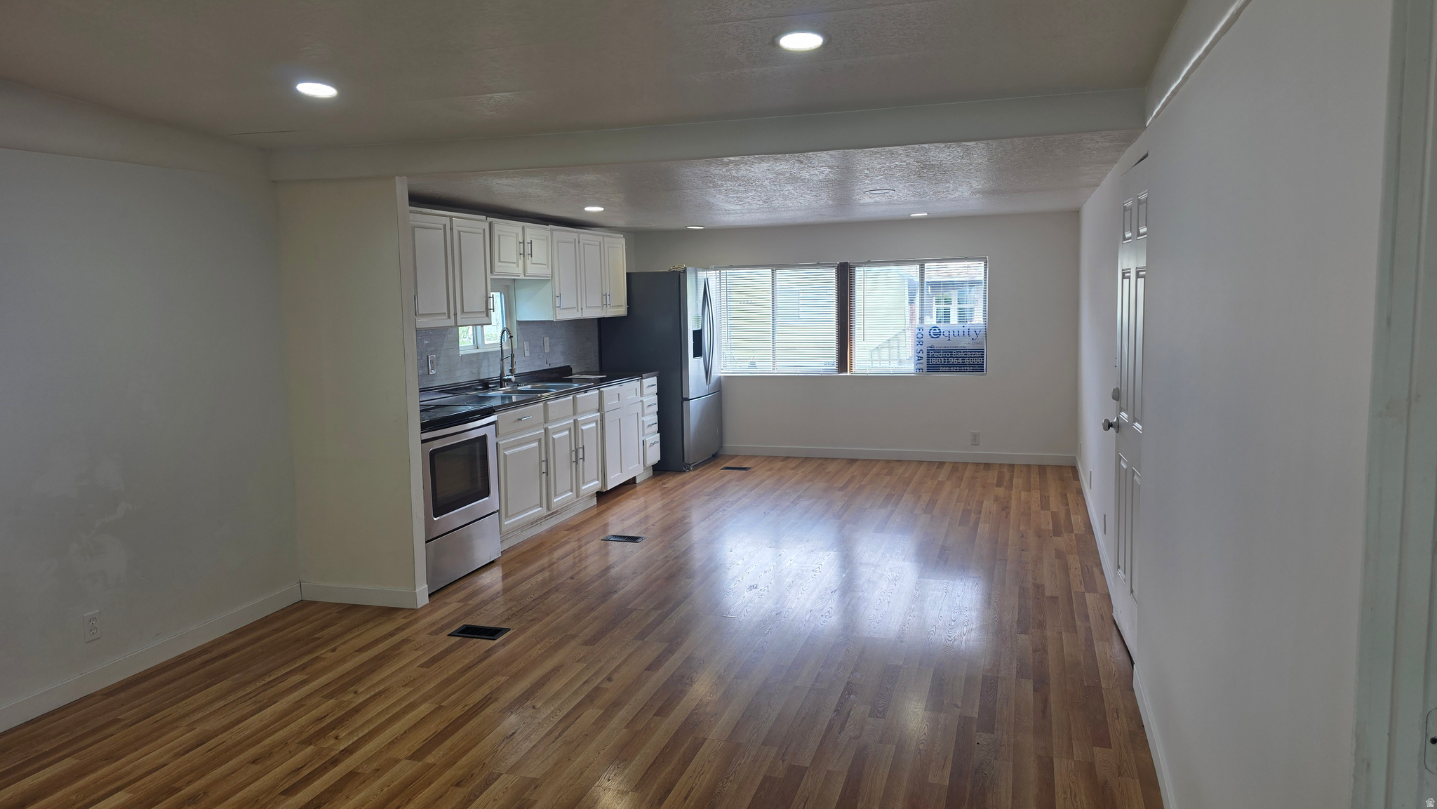 SANDEE VILLAGE - Residential