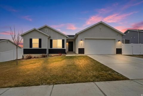 Photo of 1151 W HONEYCOMB DR, Grantsville, UT 84029 (MLS # 2136405)
