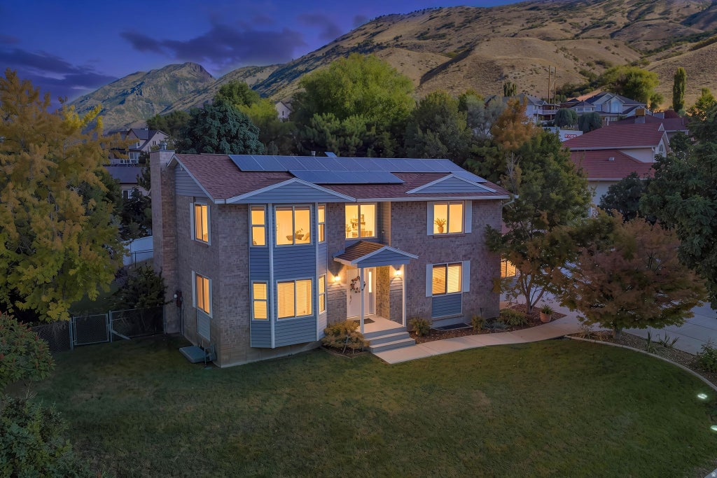 Photo of 875 E 400 N, Lindon, UT 84042 (MLS # 2186875)