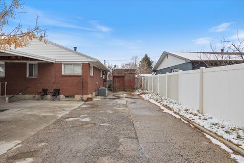 Tiny photo for 420 E 600 S, Payson, UT 84651 (MLS # 2127889)