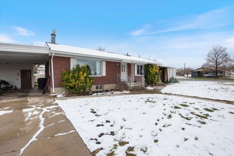 Tiny photo for 420 E 600 S, Payson, UT 84651 (MLS # 2127889)