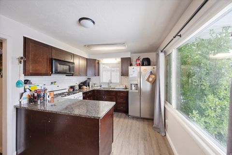 Tiny photo for 420 E 600 S, Payson, UT 84651 (MLS # 2127889)