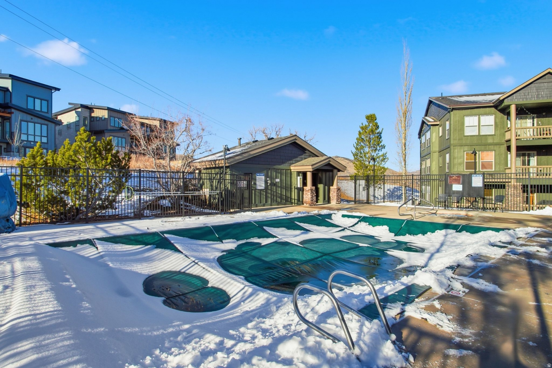 FOX BAY CONDOMINIUMS - Residential