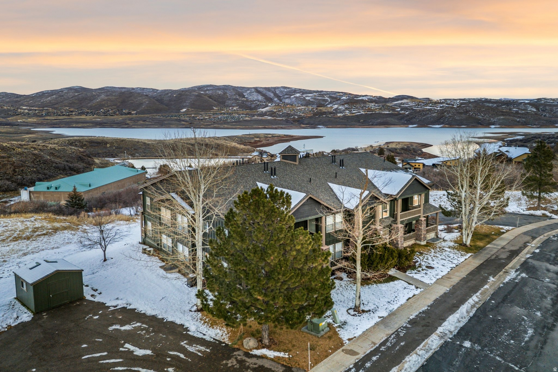 FOX BAY CONDOMINIUMS - Residential