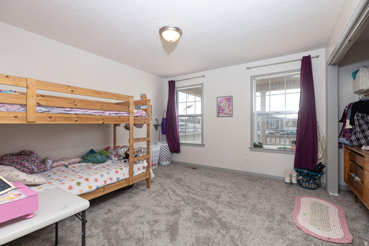 EQUESTRIAN POINTE - Residential