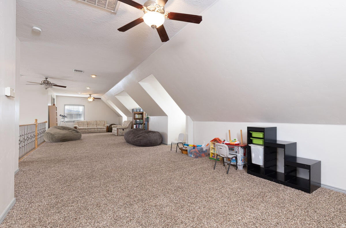 EQUESTRIAN POINTE - Residential