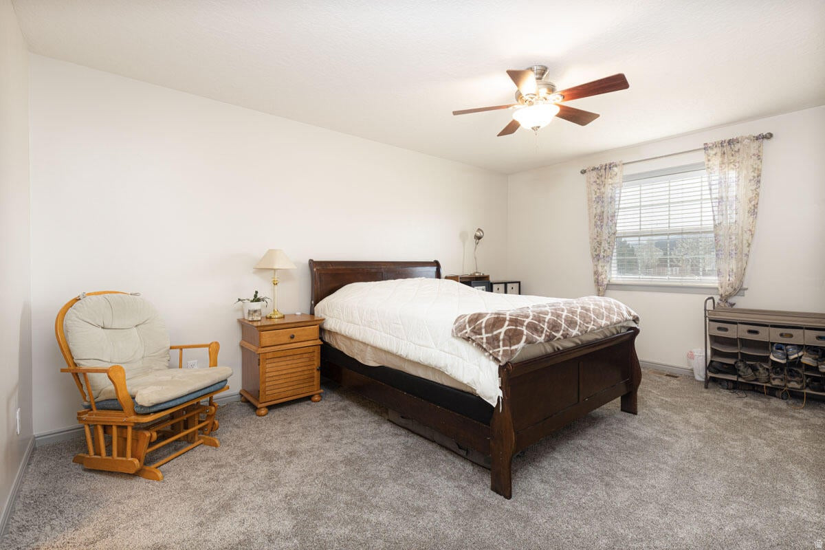 EQUESTRIAN POINTE - Residential