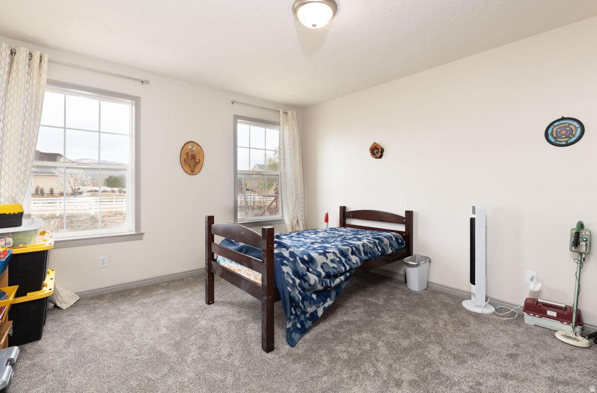 EQUESTRIAN POINTE - Residential